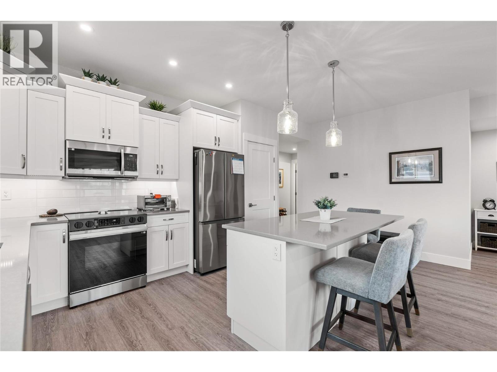 6453 Okanagan Landing Road - 8