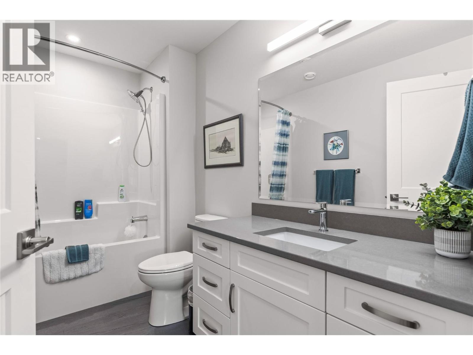 6453 Okanagan Landing Road - 27