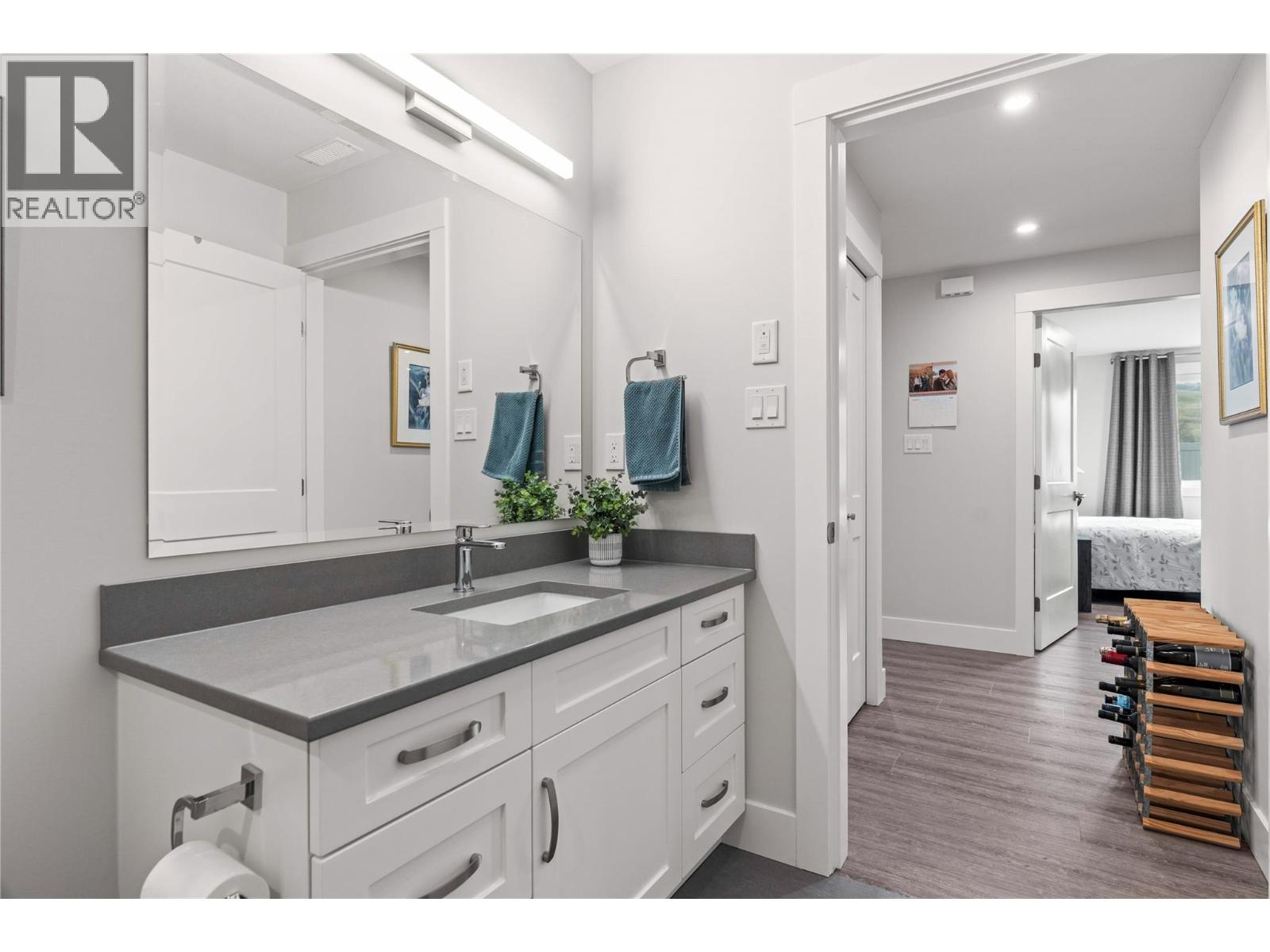 6453 Okanagan Landing Road - 28