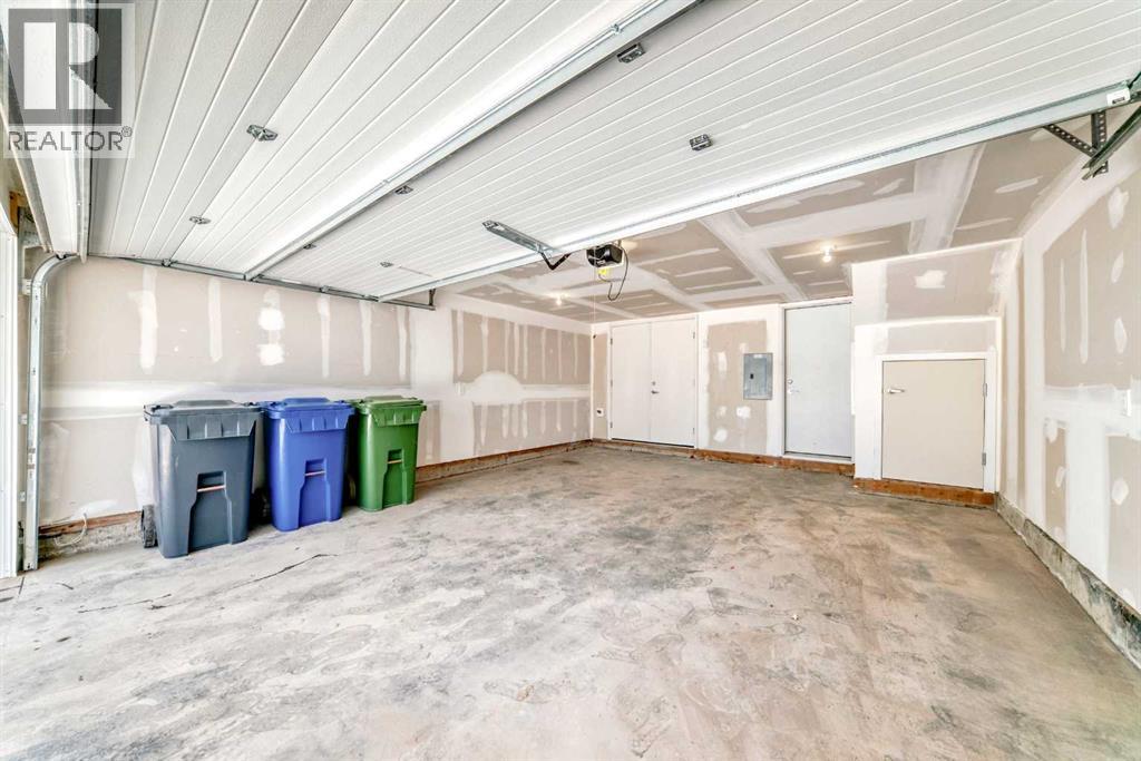 #311 857 Belmont Drive SW - 44