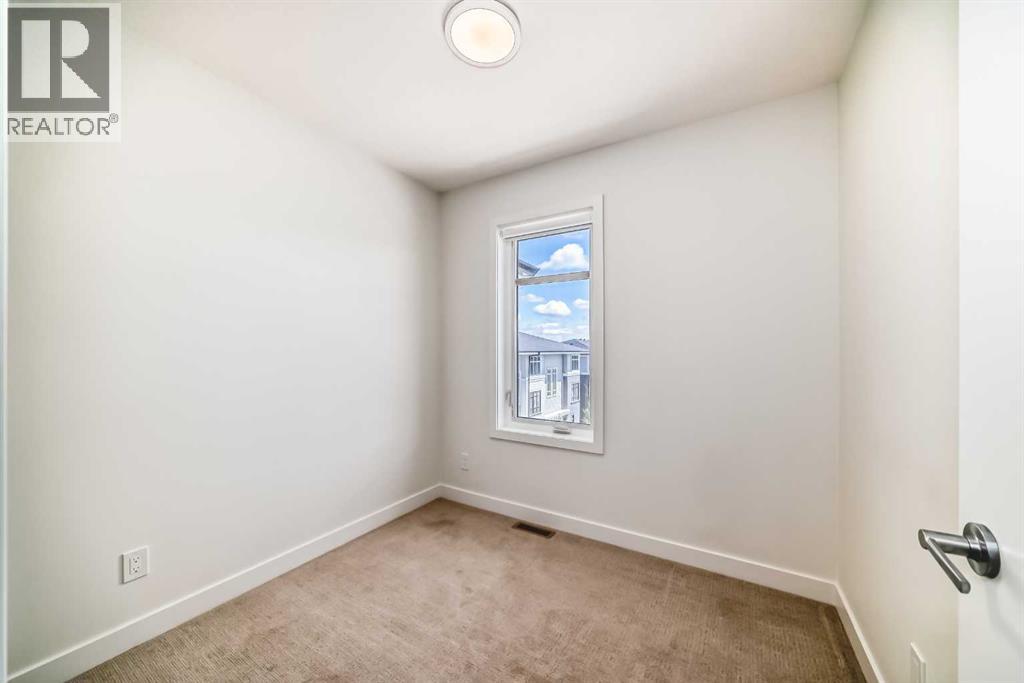 #311 857 Belmont Drive SW - 30