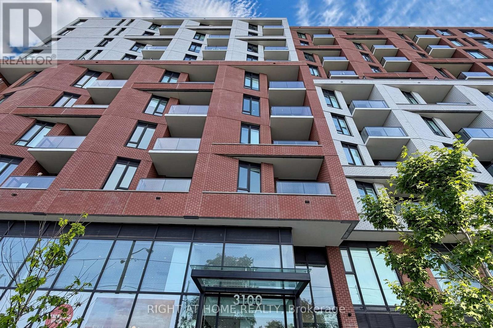 Listing photo of 301 - 3100 KEELE STREET