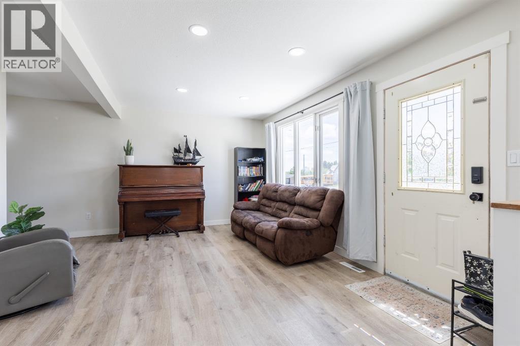 593 3 Avenue W - photo 4