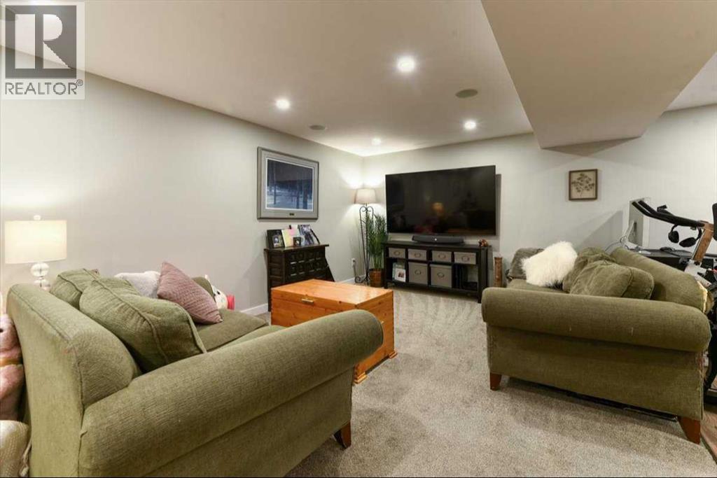 811 Southmount Place SW - 23