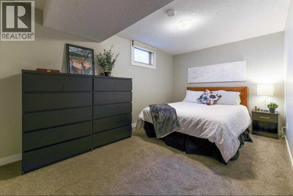 811 Southmount Place SW - 28