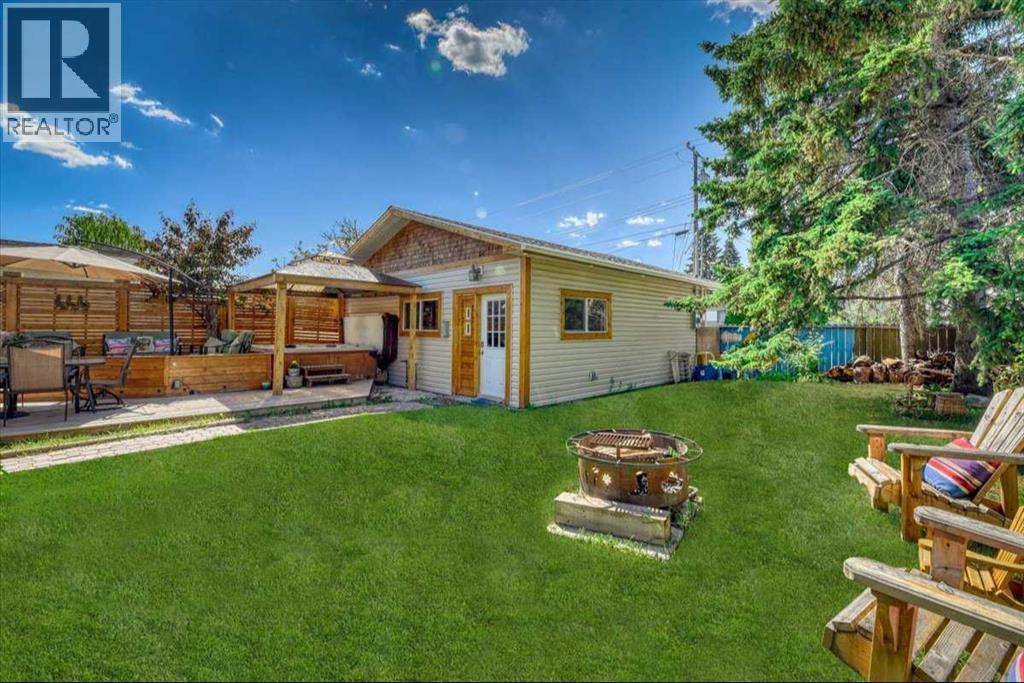 811 Southmount Place SW - 10
