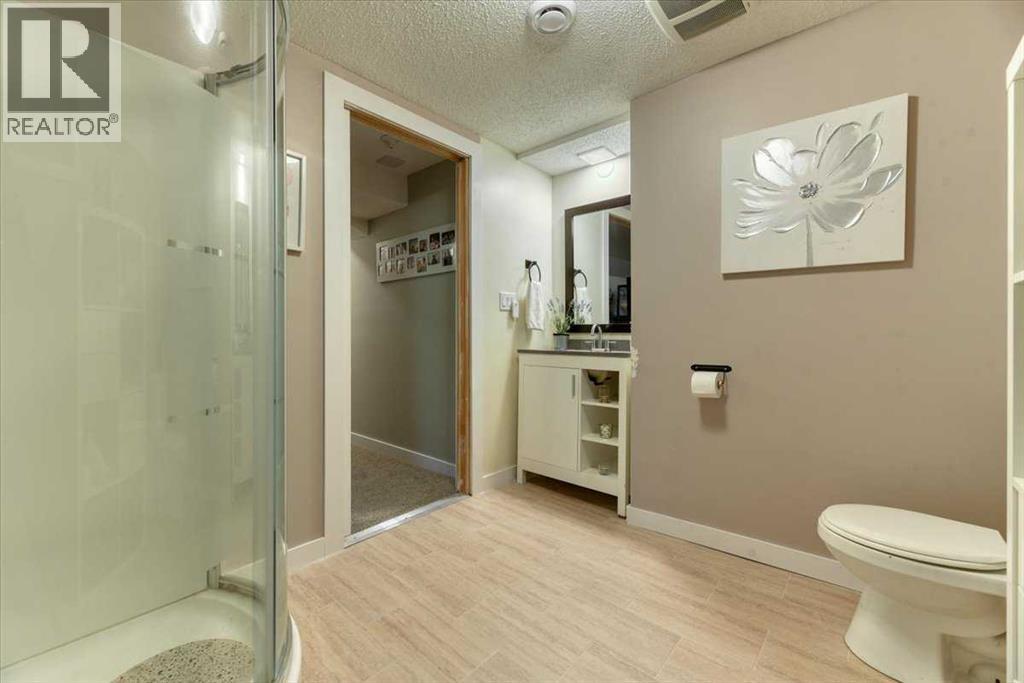 811 Southmount Place SW - 30