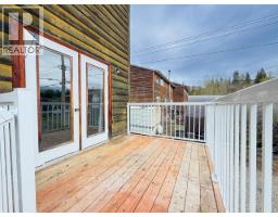 Den - 18-20 Harper Street, Faro, YT Y0B1K0 Photo 9