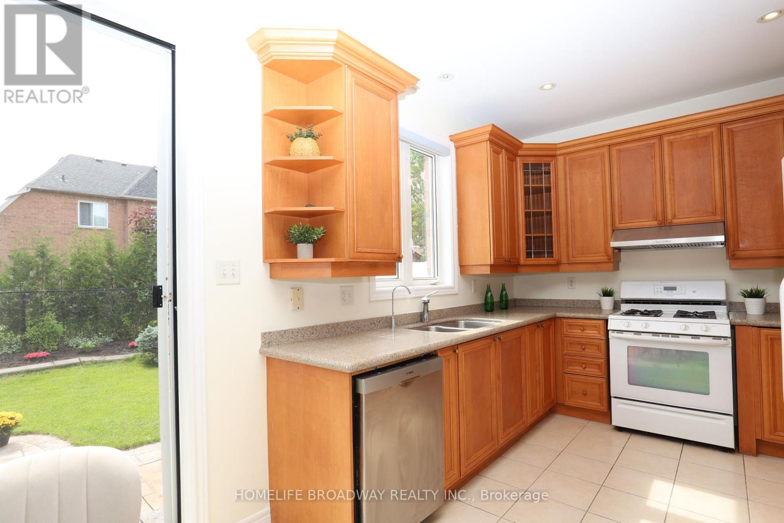 22 MORLAND CRESCENT - 14