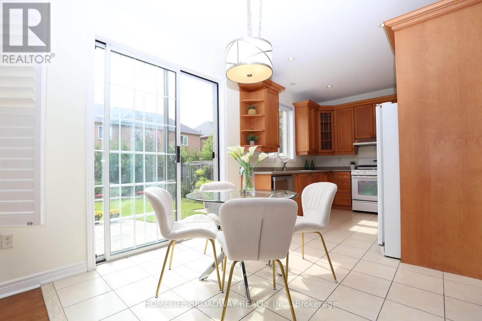 22 MORLAND CRESCENT - 15