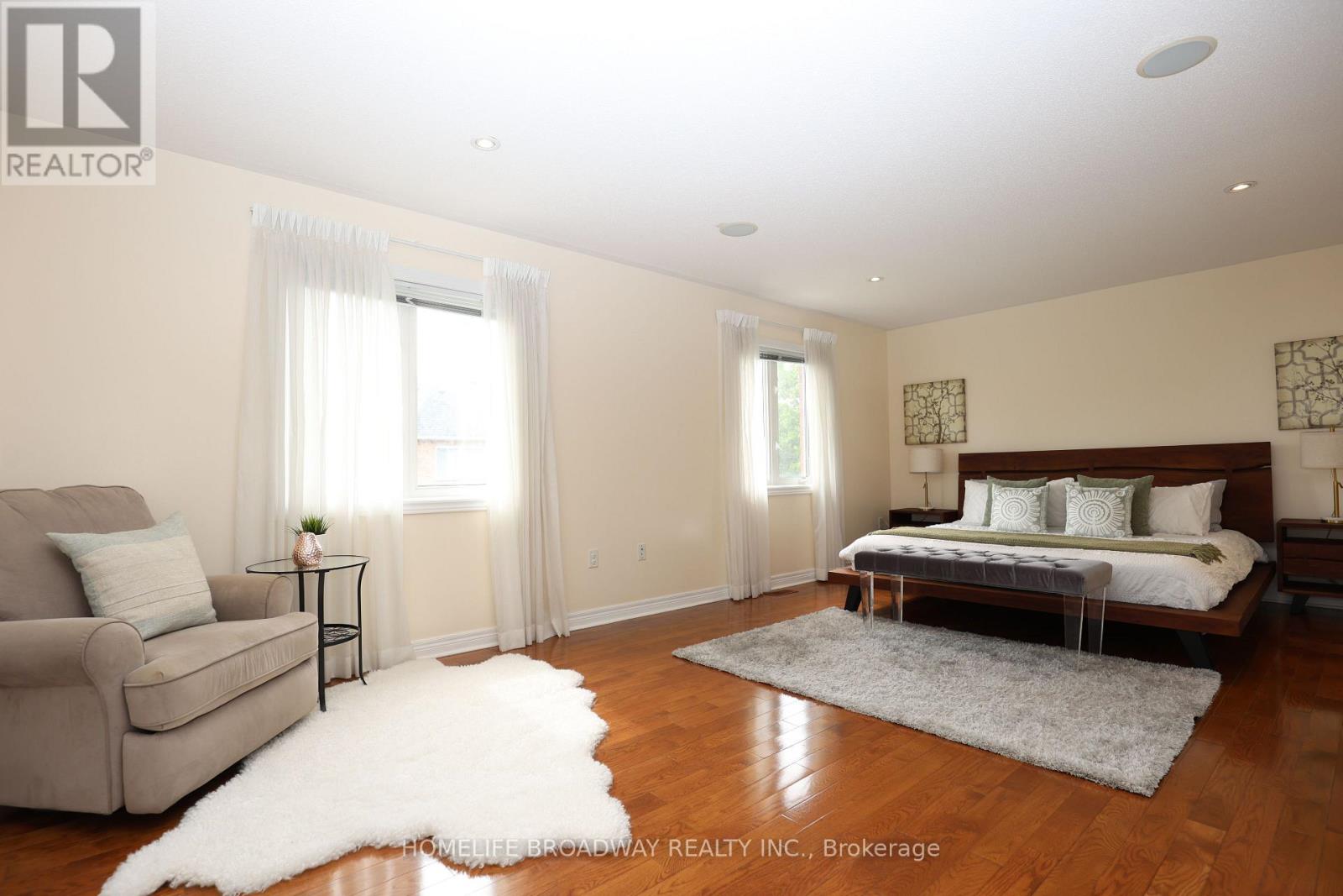 22 MORLAND CRESCENT - 21