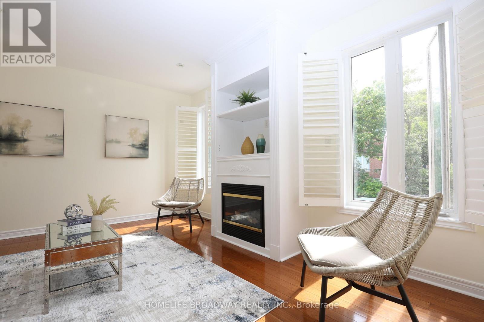 22 MORLAND CRESCENT - 9