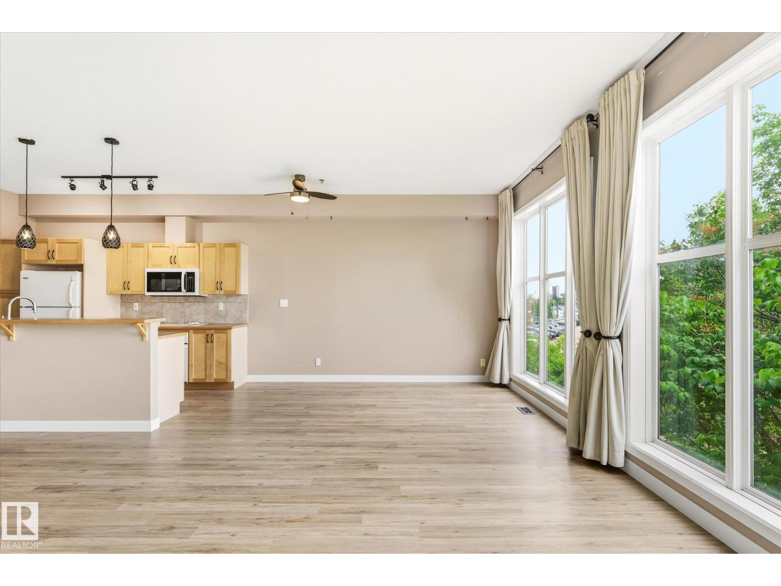 #209 4835 104A ST NW NW - 10