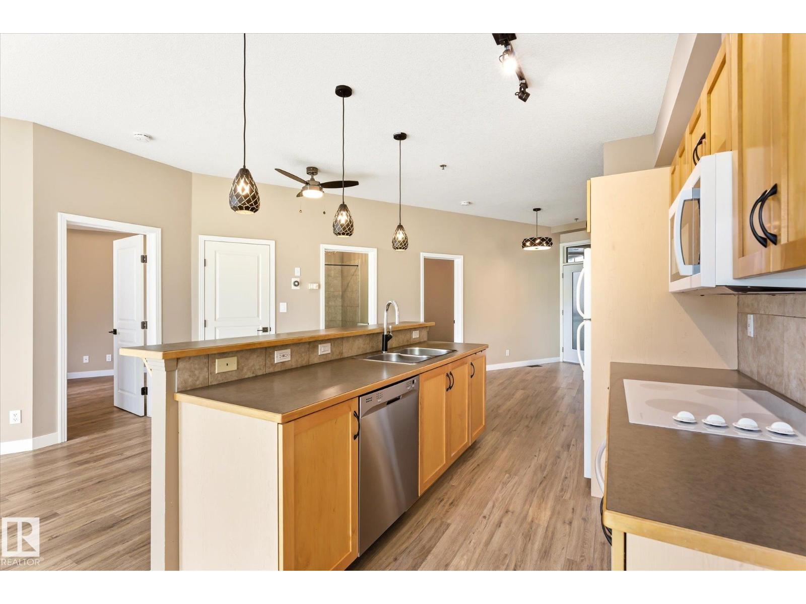 #209 4835 104A ST NW NW - 14