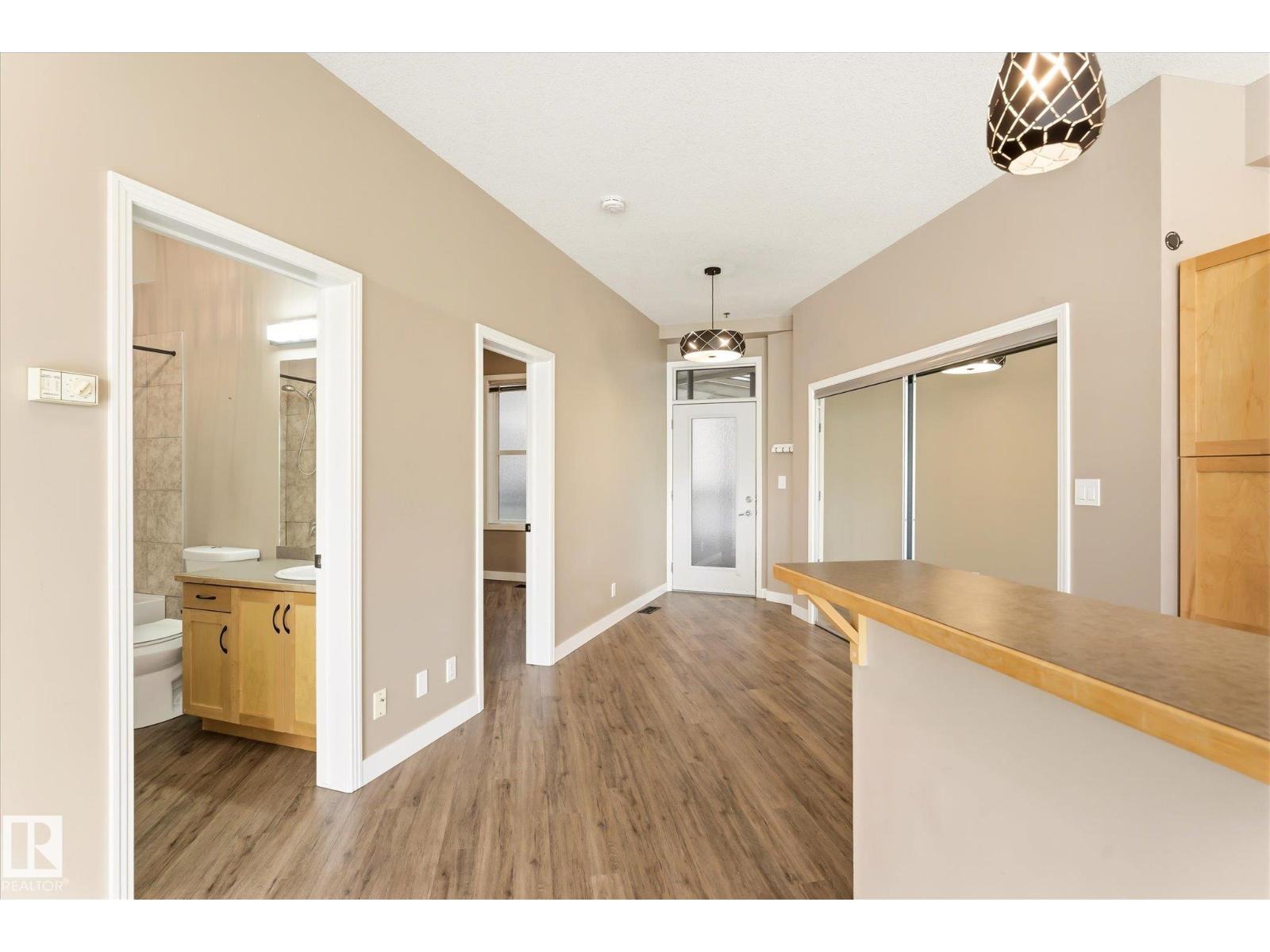 #209 4835 104A ST NW NW - 15