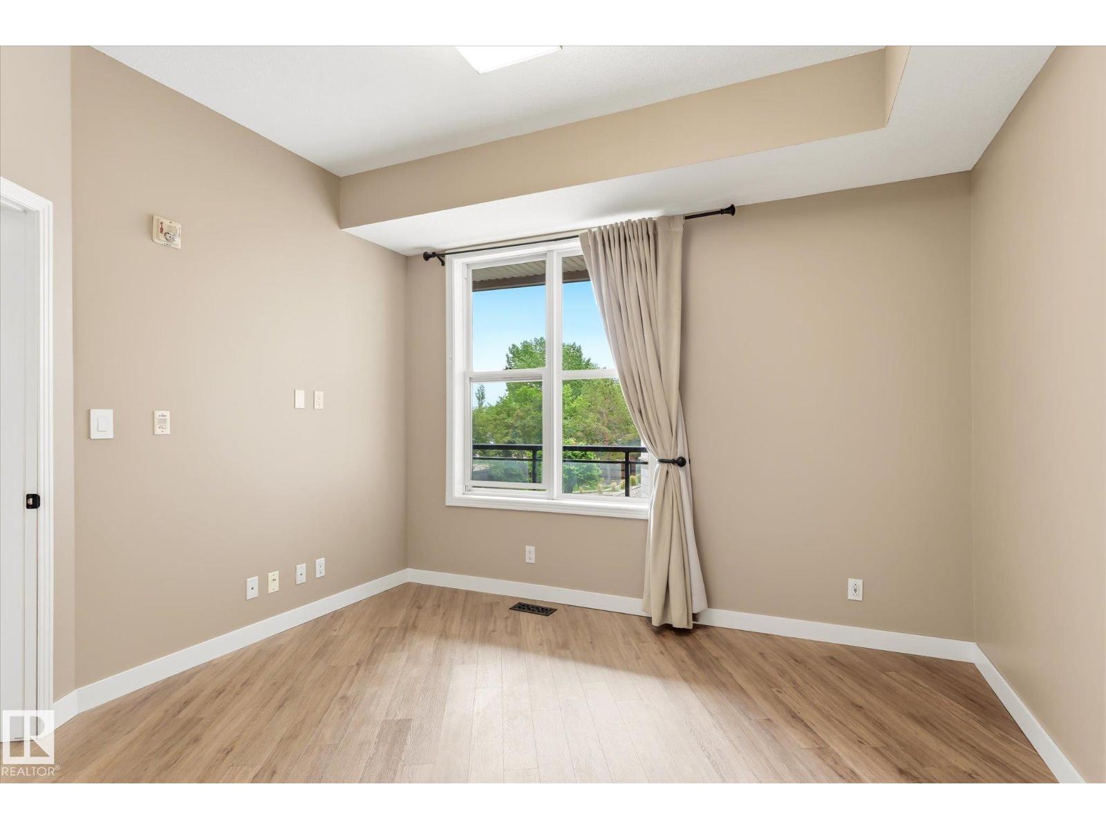 #209 4835 104A ST NW NW - 16