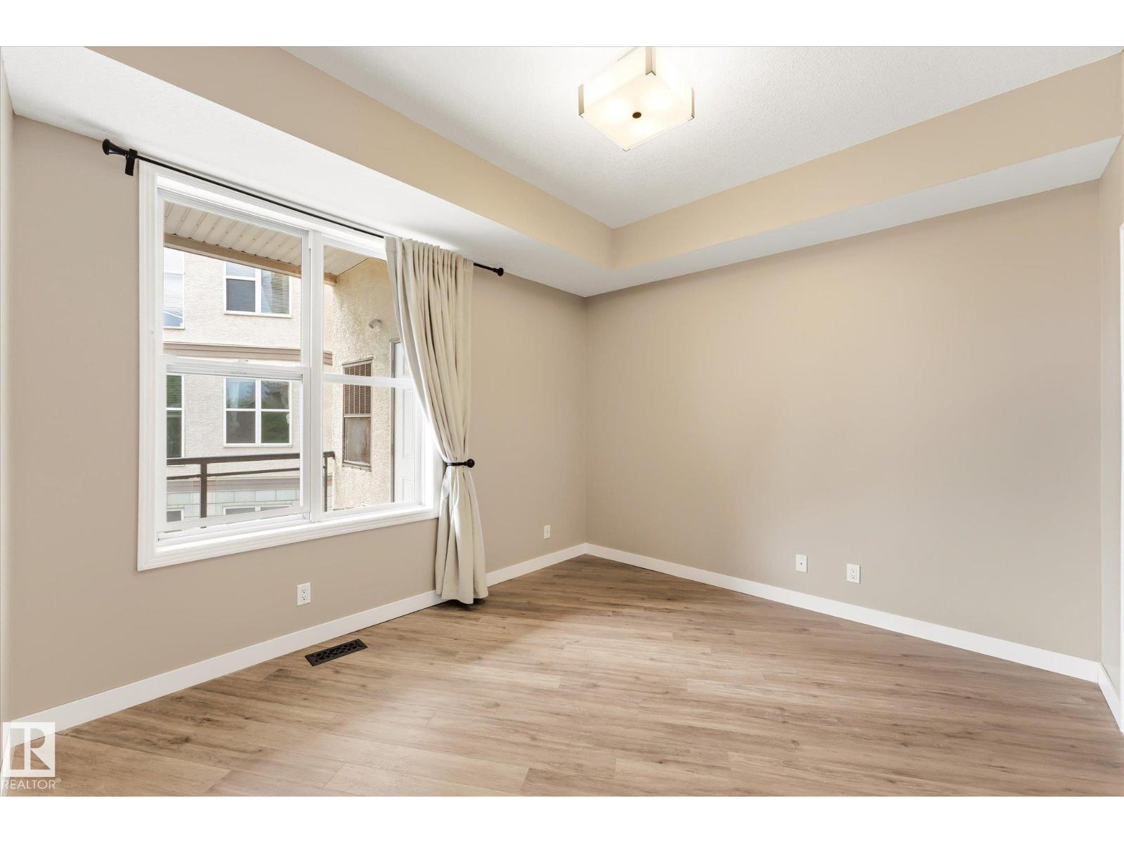 #209 4835 104A ST NW NW - 17