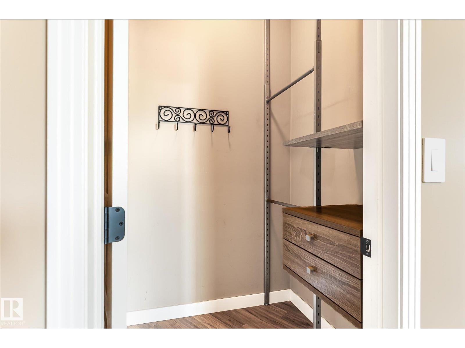 #209 4835 104A ST NW NW - 19