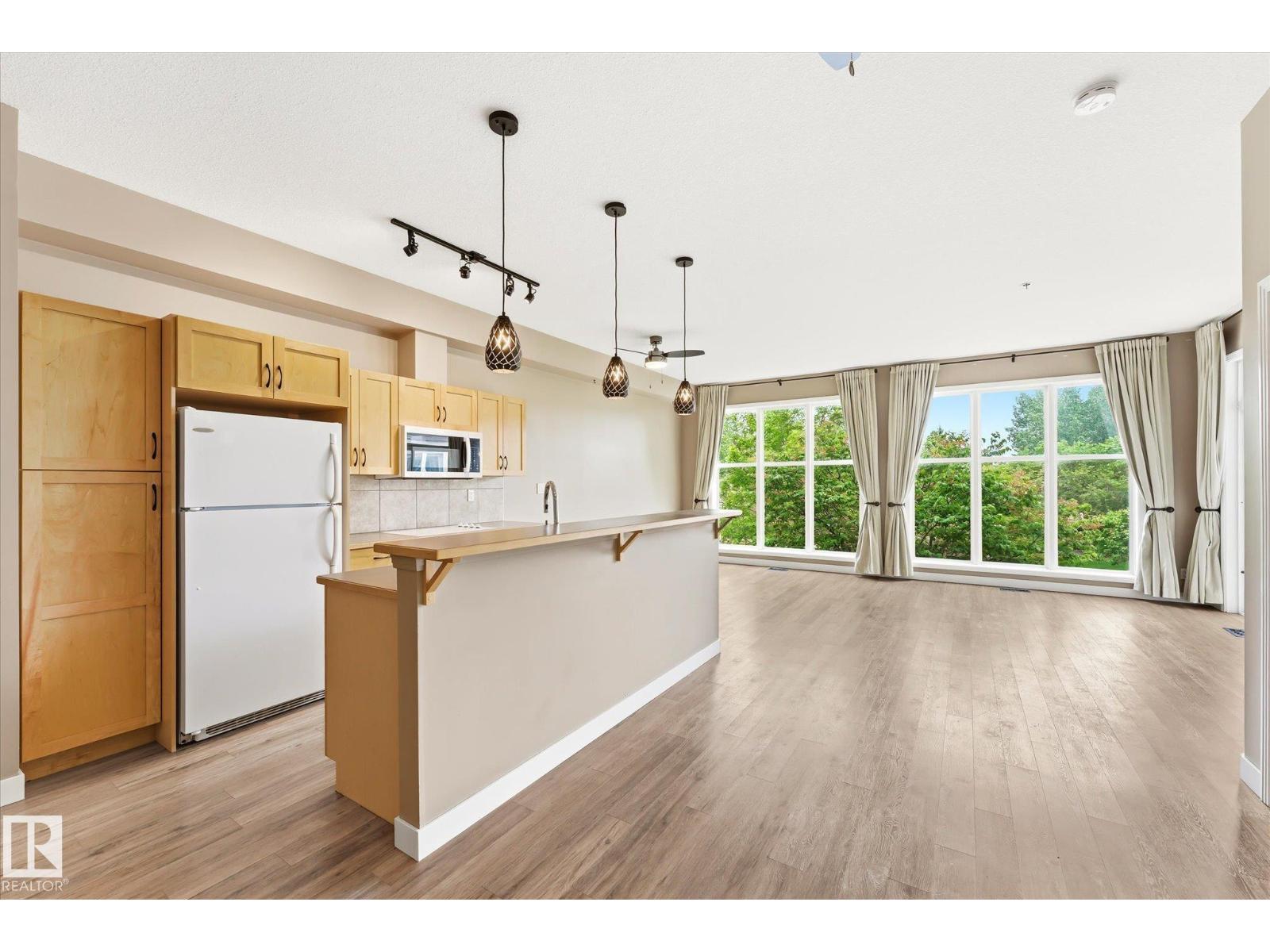 #209 4835 104A ST NW NW - 7