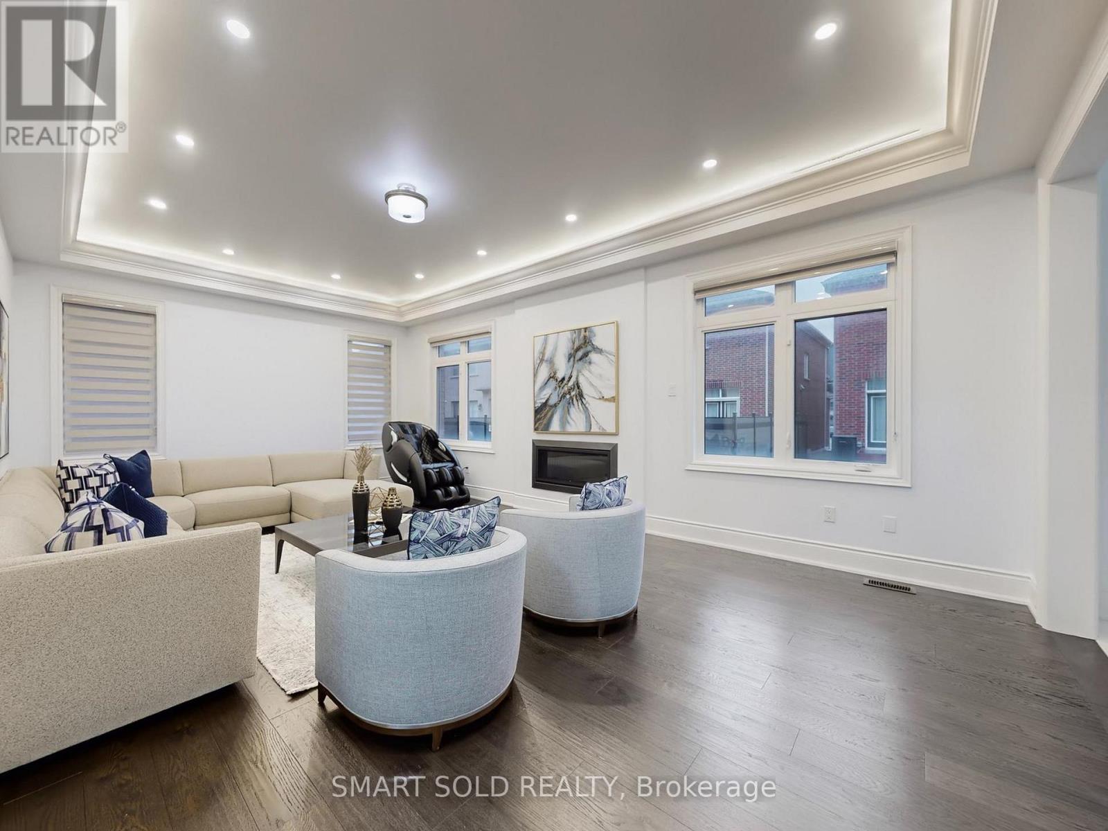 209 HILLSVIEW DRIVE - 10