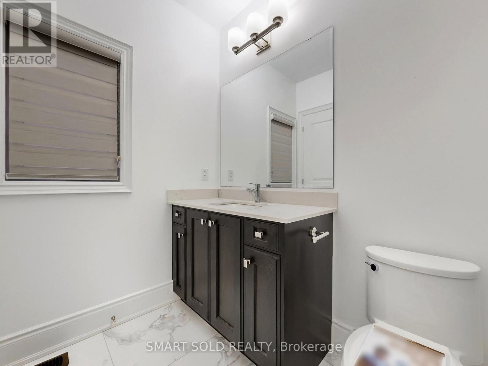 209 HILLSVIEW DRIVE - 42