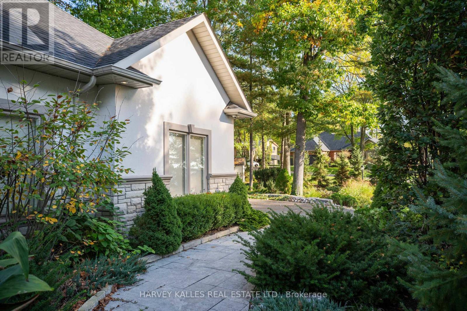 6 GEORGINA DRIVE - 6