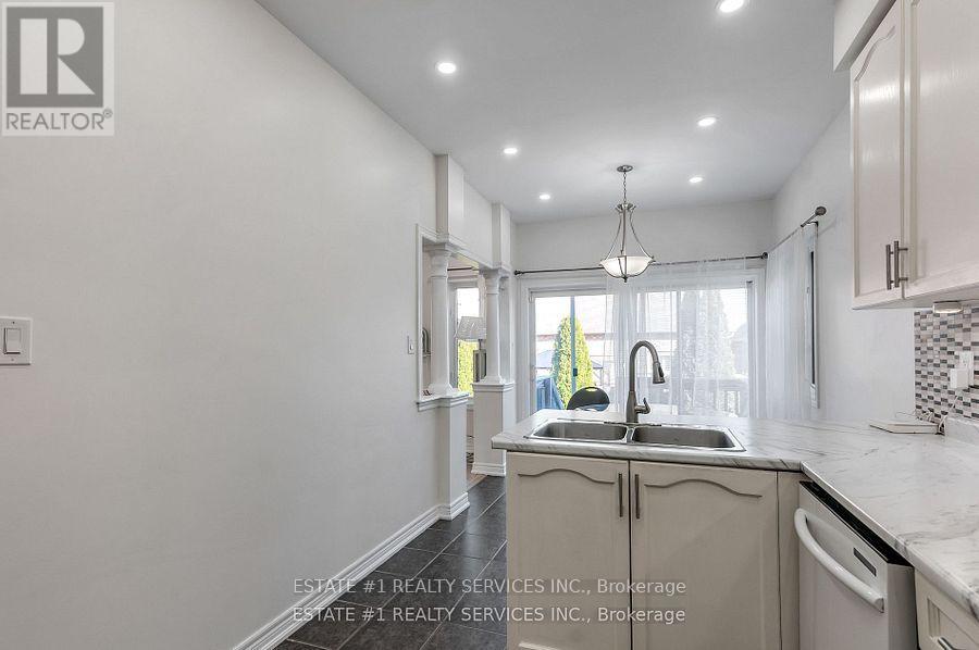 40 BALIN CRESCENT - 17