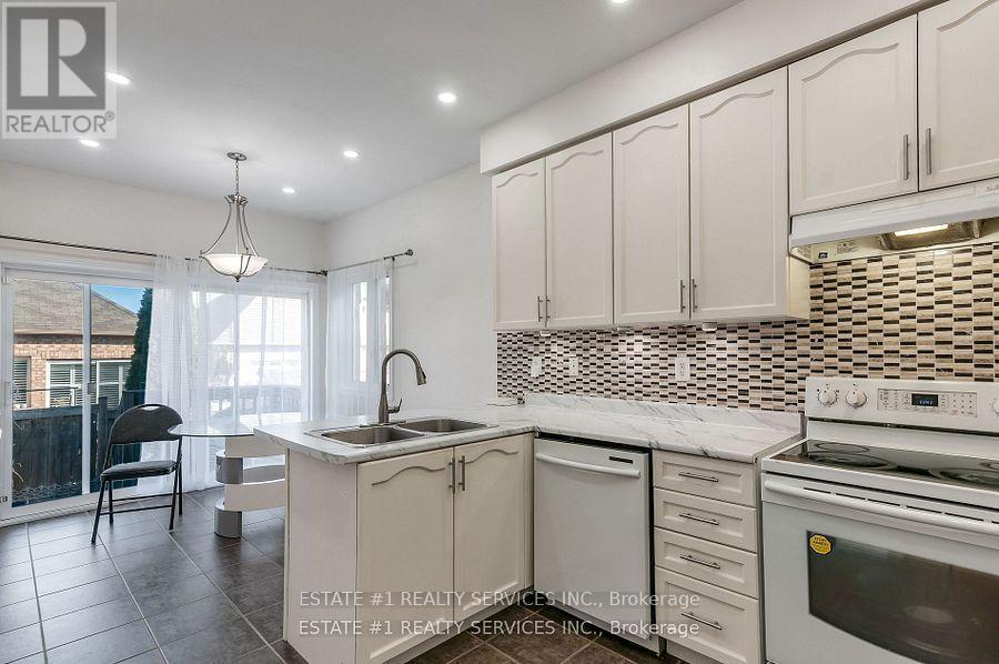 40 BALIN CRESCENT - 18