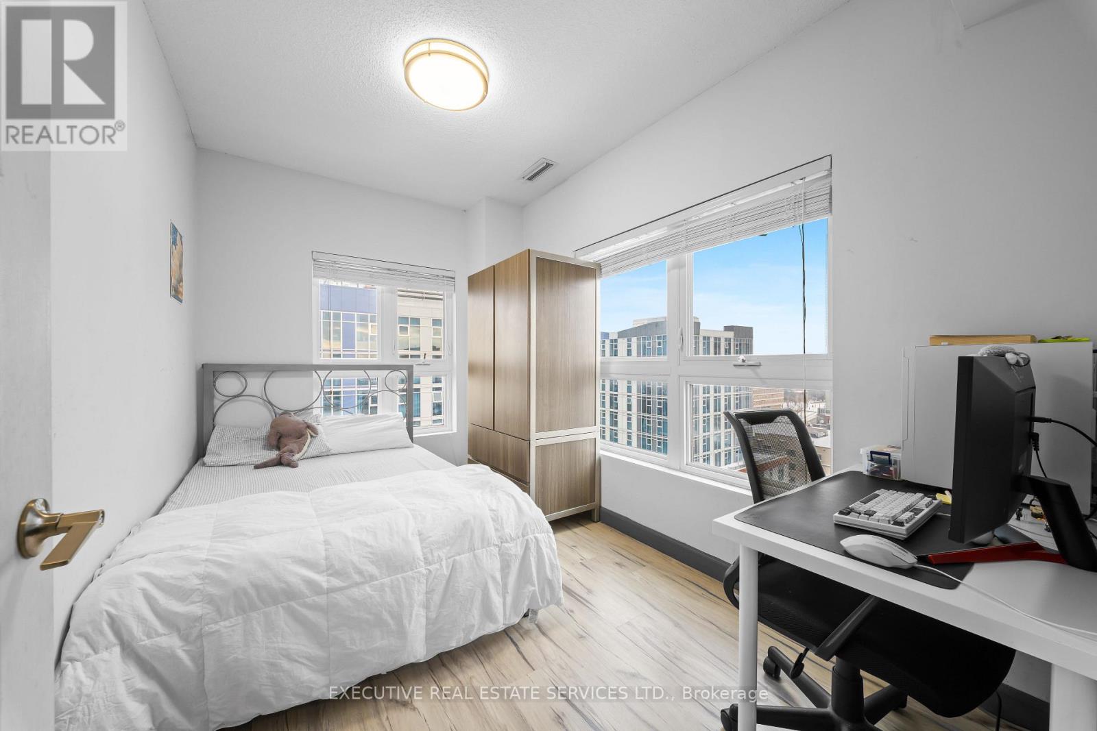 #2127 258B SUNVIEW STREET - 23