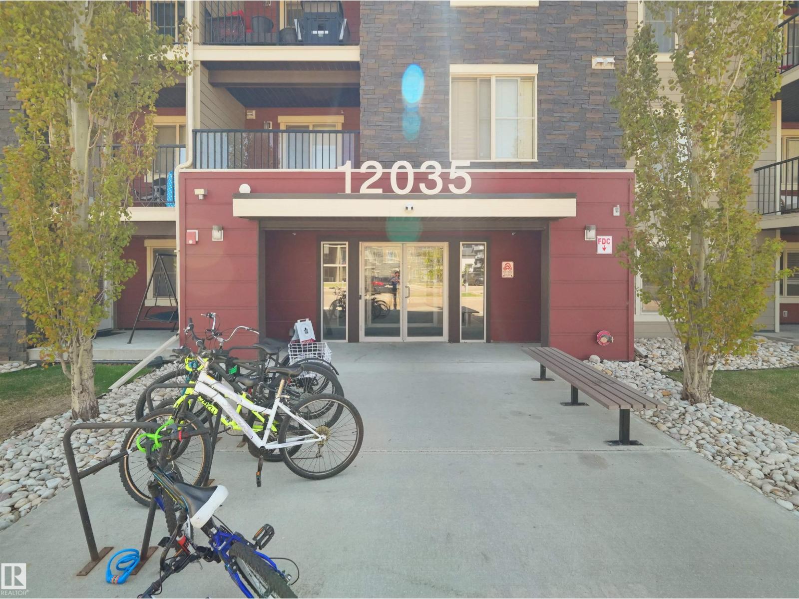 #115 12035 22 AV SW - 27