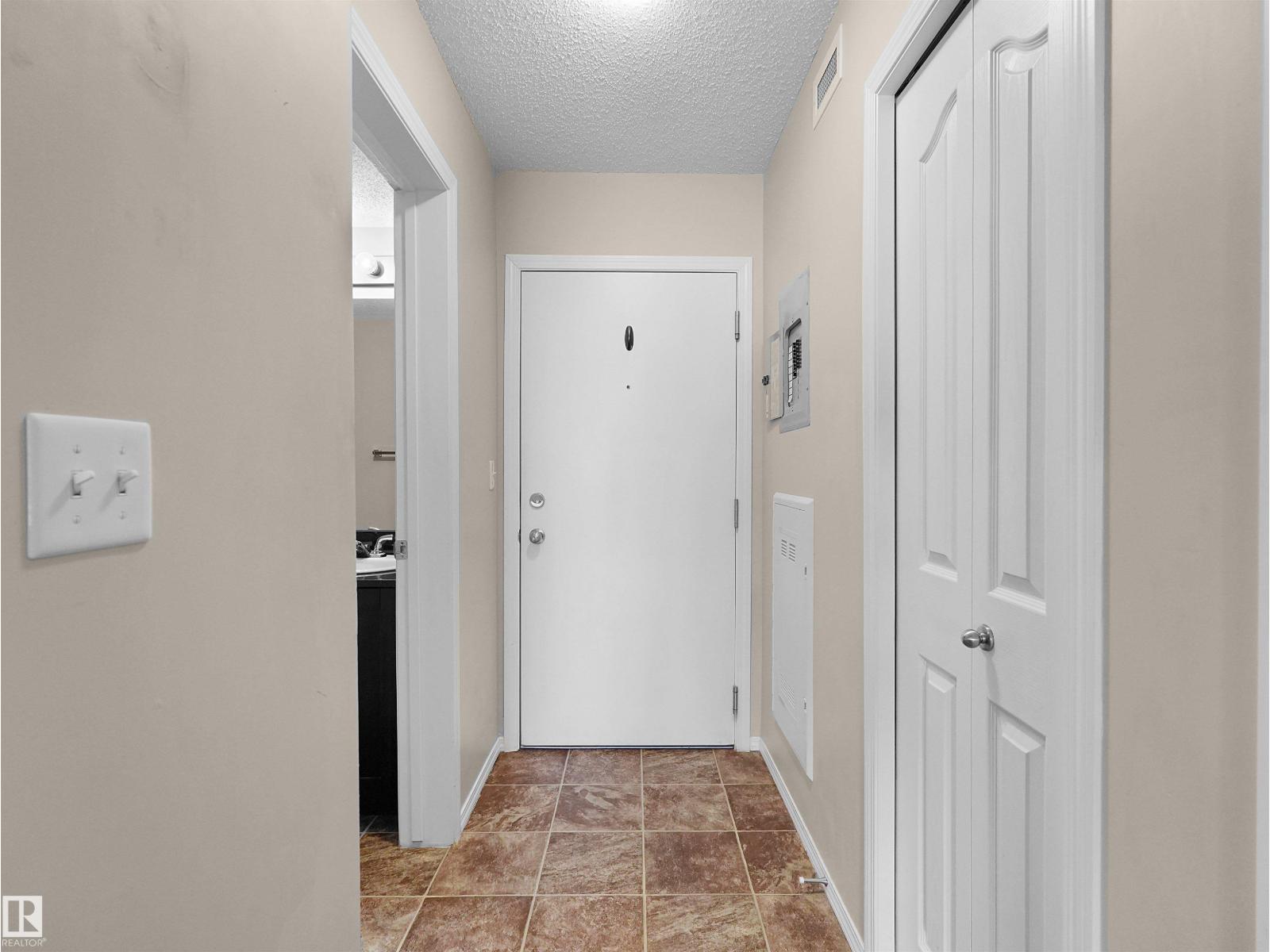 #115 12035 22 AV SW - 5