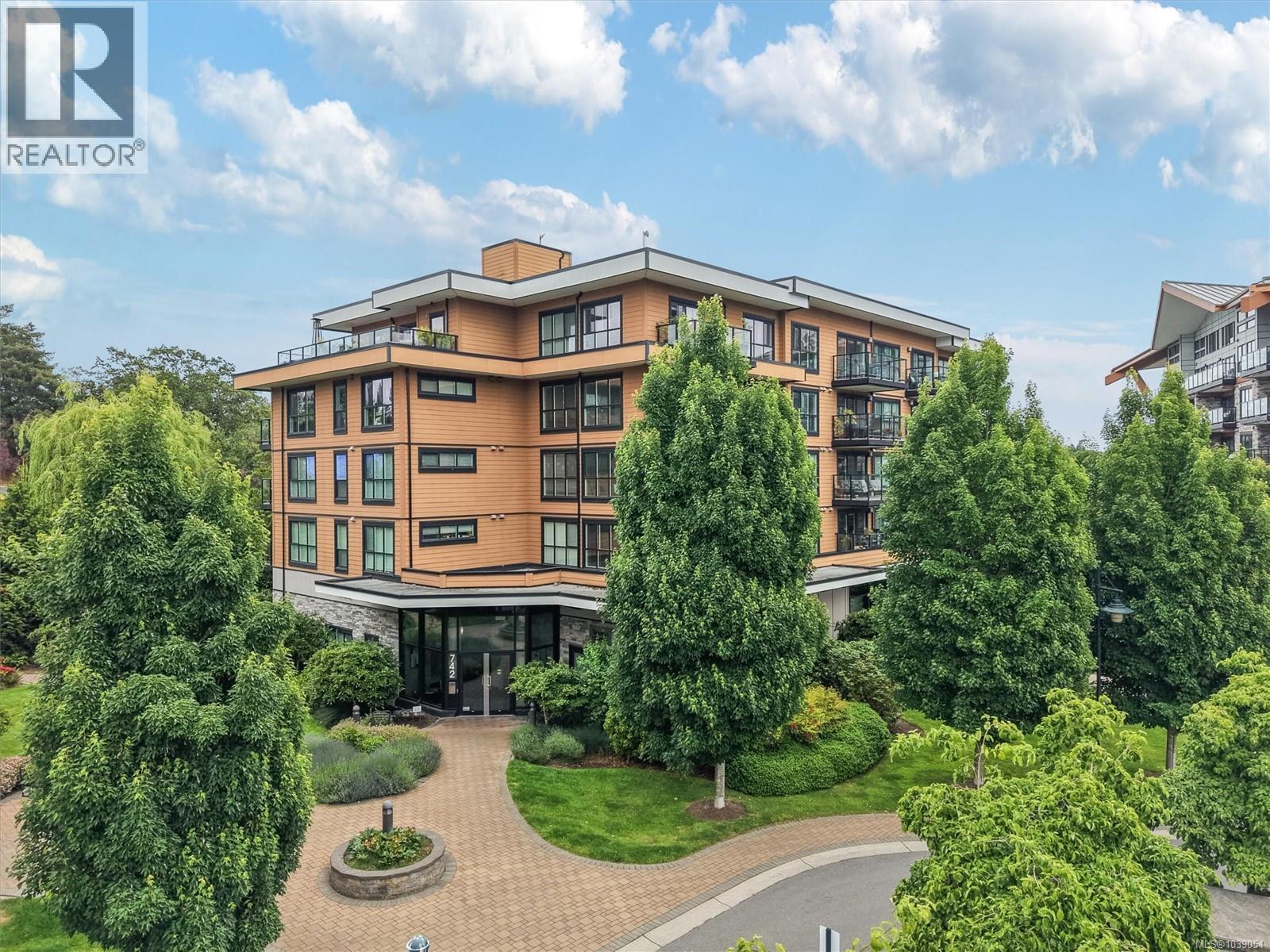 503 742 Travino Lane, Saanich