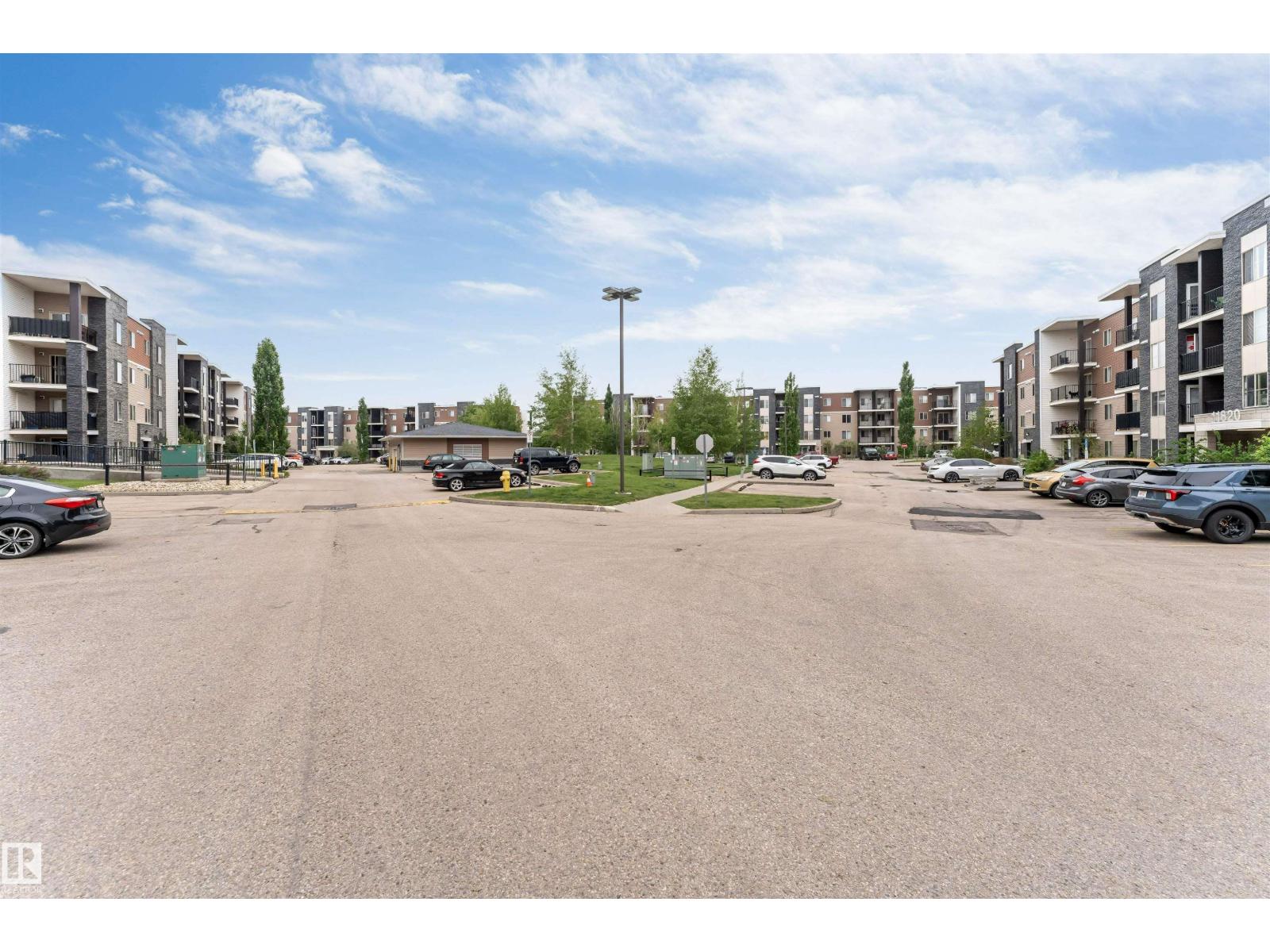 #209 11812 22 AV SW SW - 19