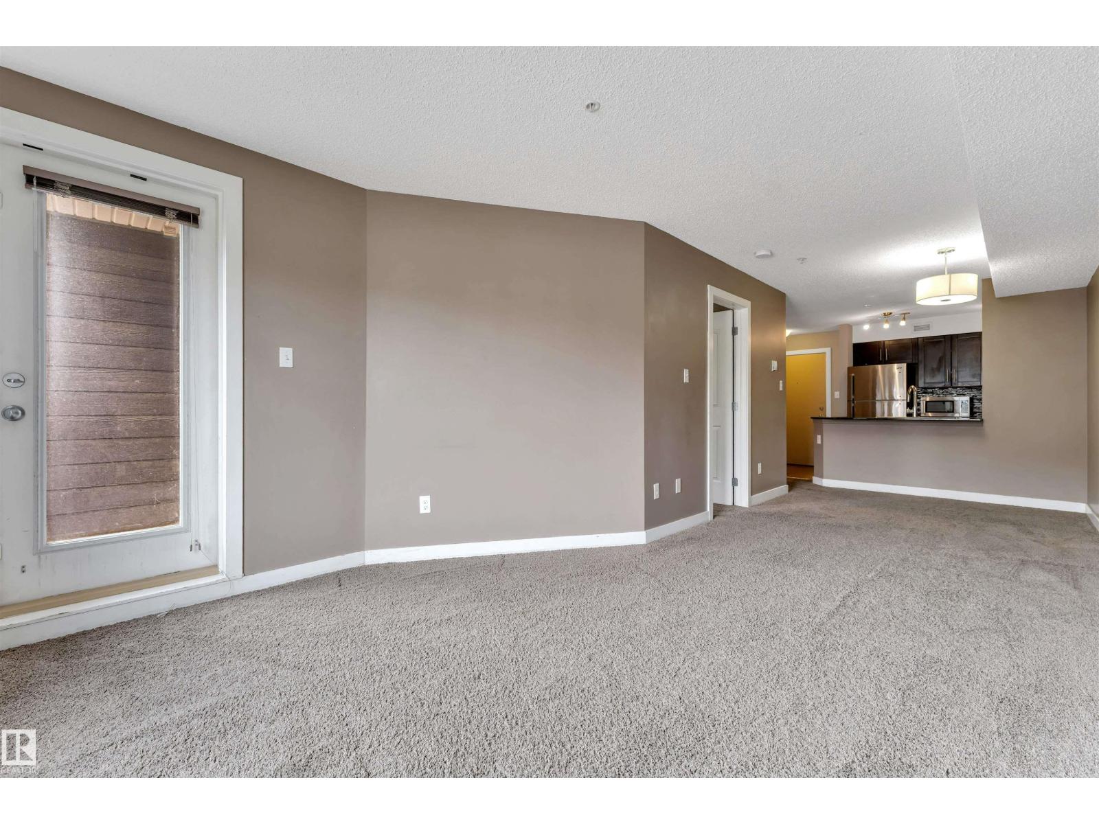 #209 11812 22 AV SW SW - 4