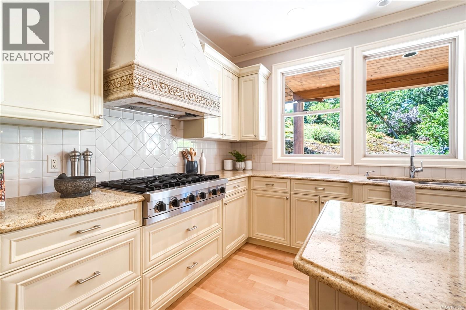 2985 Baynes Rd - 11