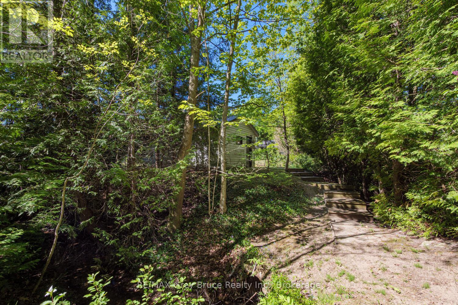 112 SYMON AVENUE - 40