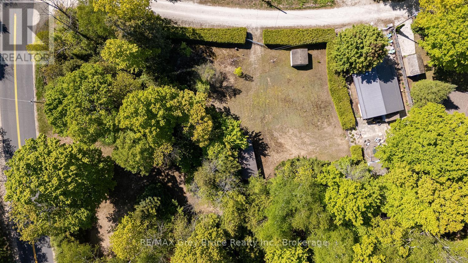112 SYMON AVENUE - 41