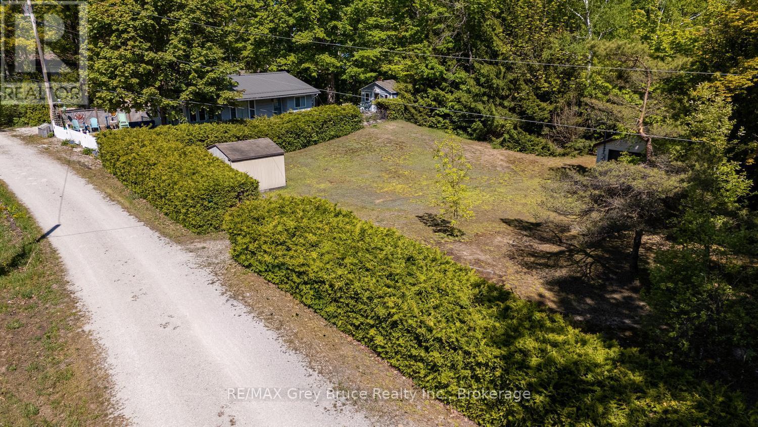 112 SYMON AVENUE - 42
