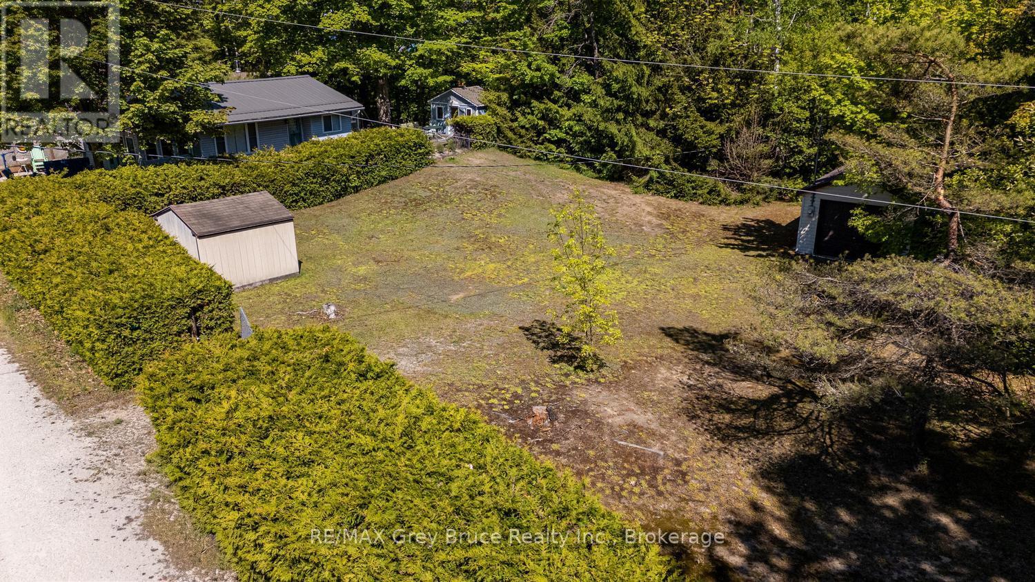 112 SYMON AVENUE - 43
