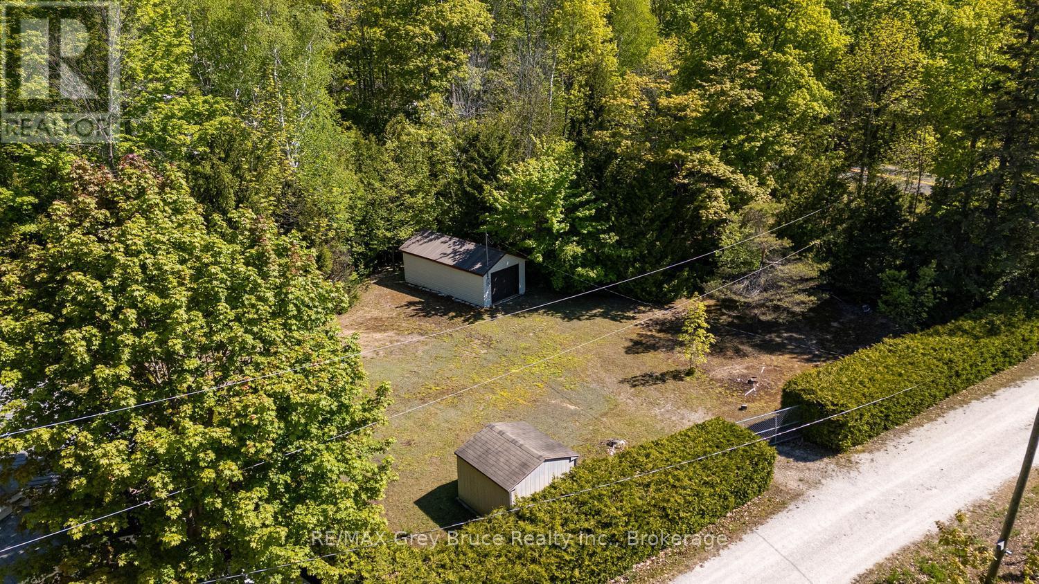 112 SYMON AVENUE - 44