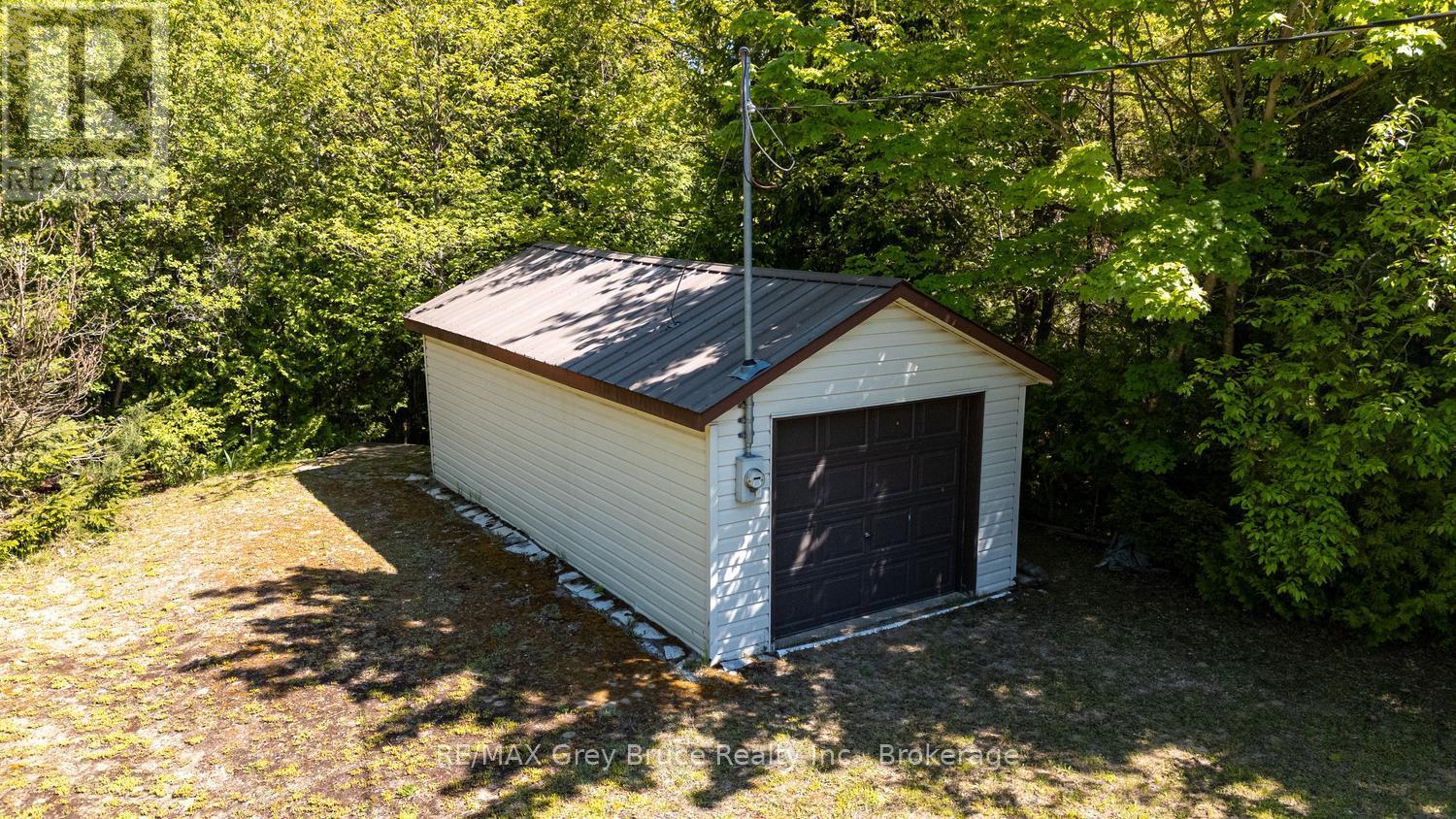 112 SYMON AVENUE - 45