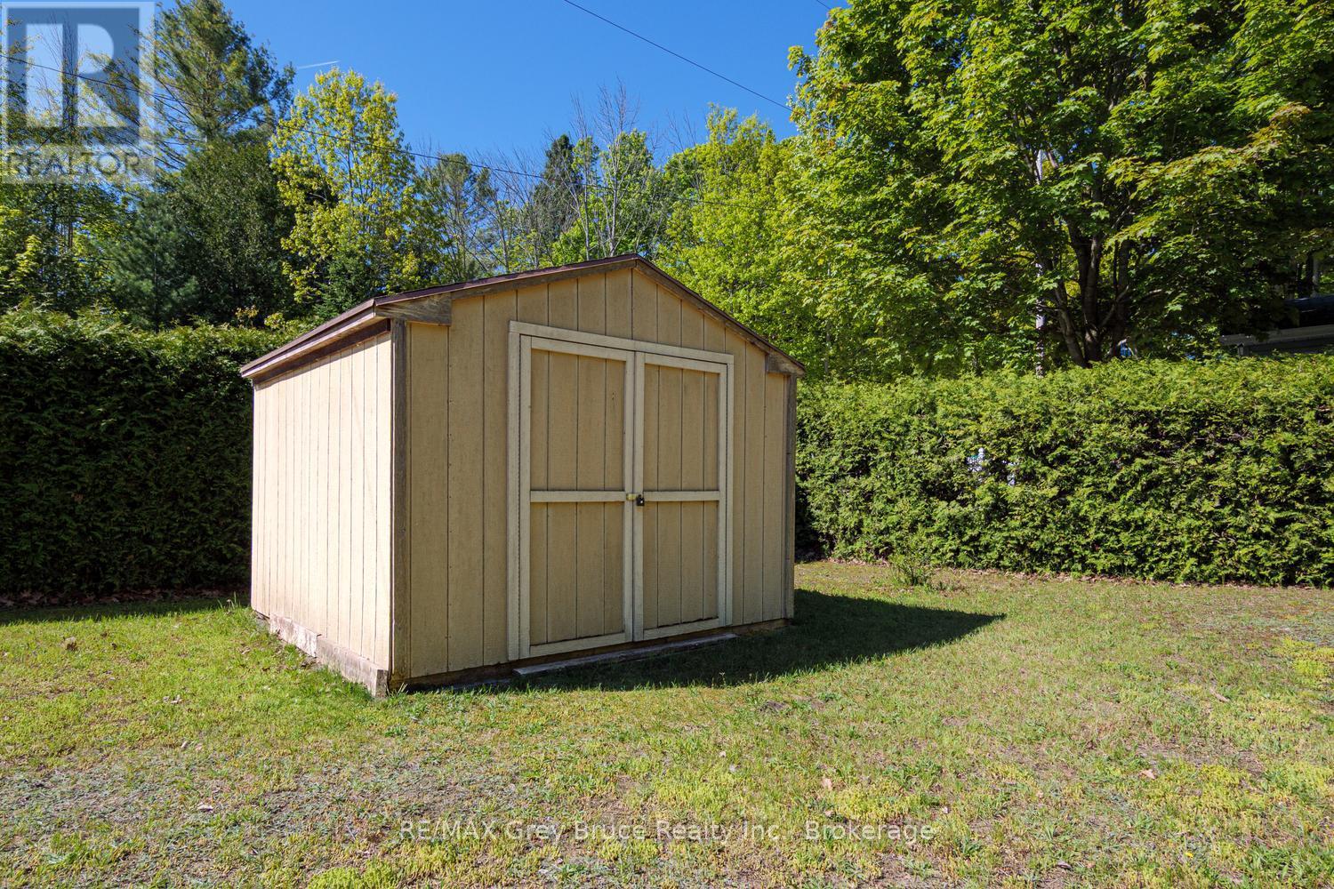 112 SYMON AVENUE - 46
