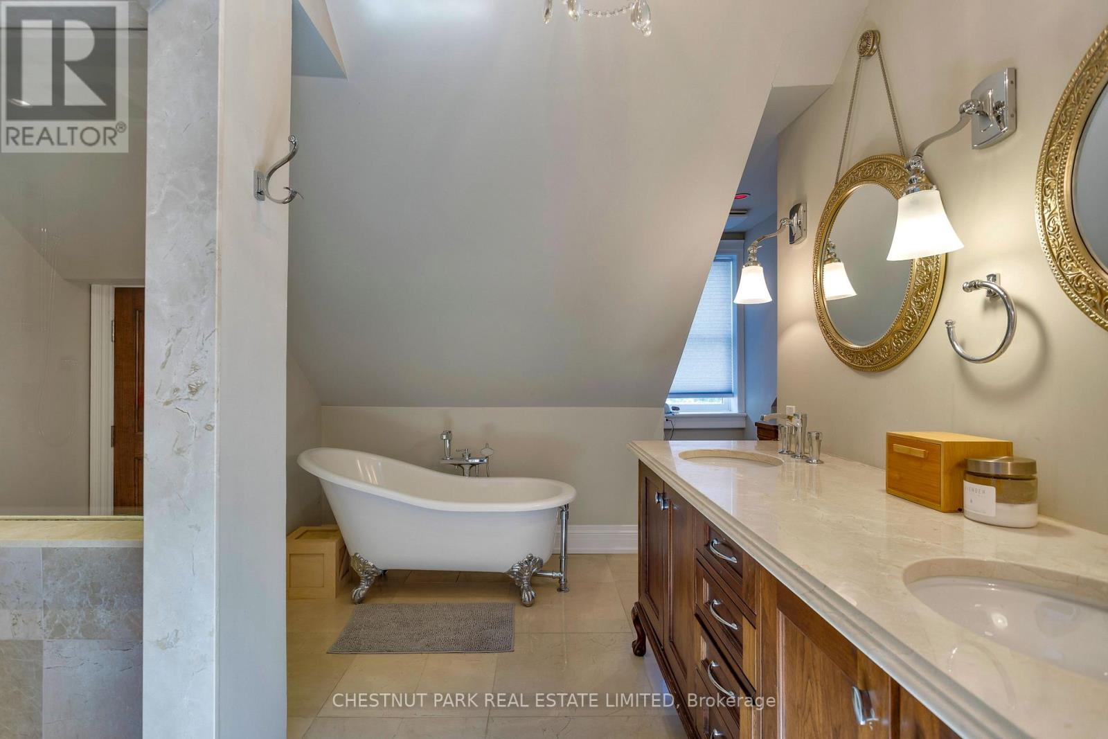 466 WELLESLEY STREET E - 29