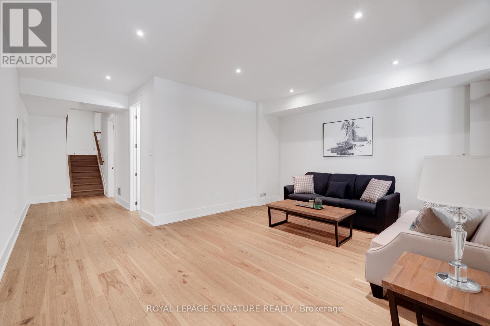 62 ASH CRESCENT - 40