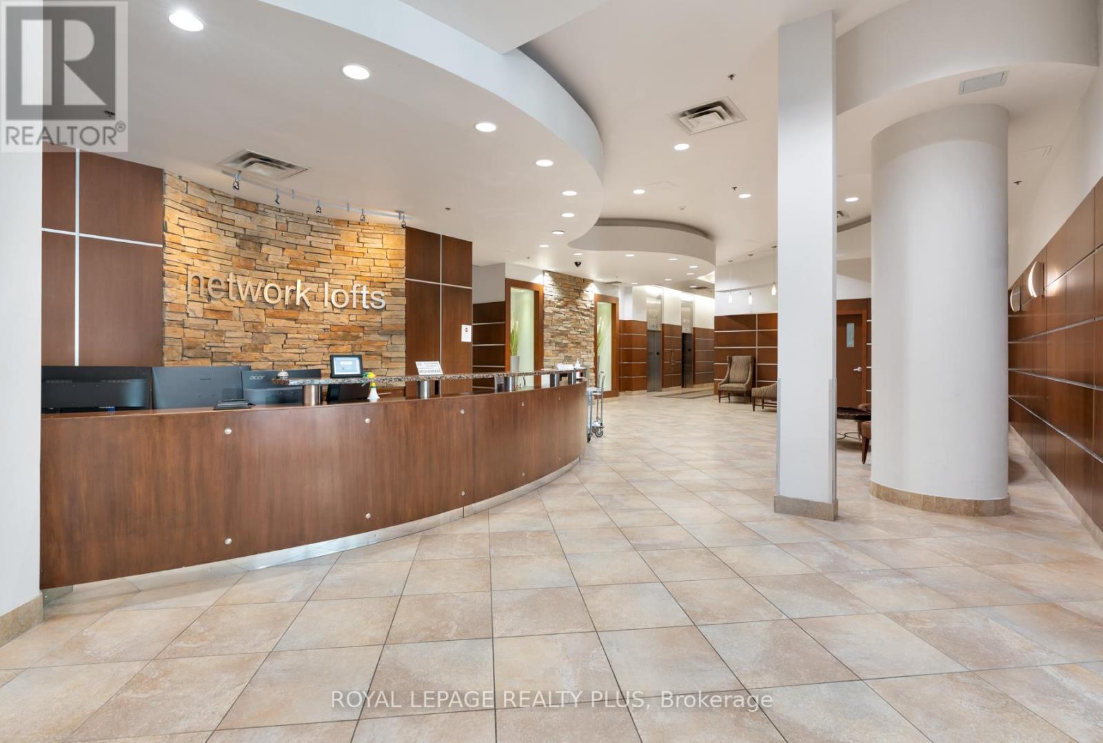 #1016 2 FIELDWAY ROAD - 44