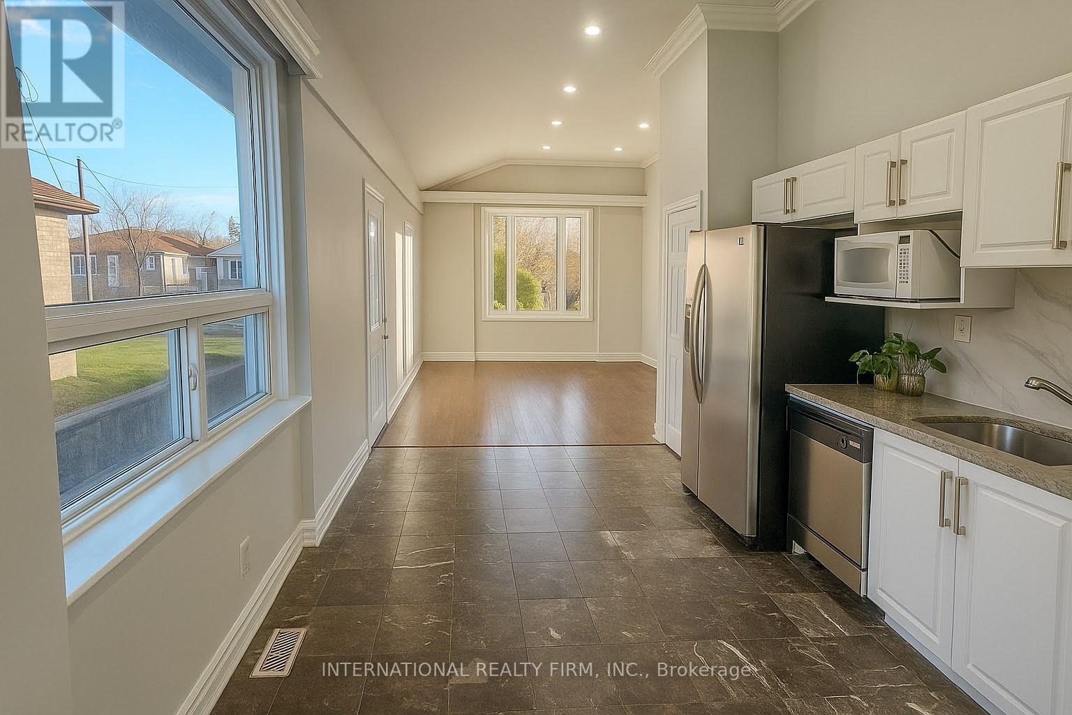 9 BENSHIRE DRIVE - 5