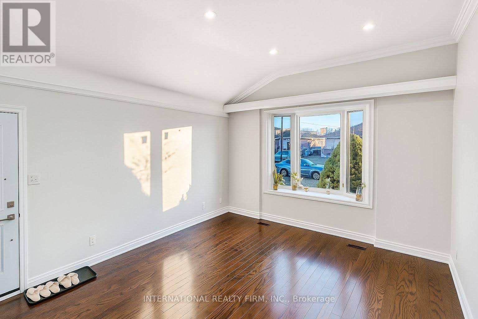 9 BENSHIRE DRIVE - 4
