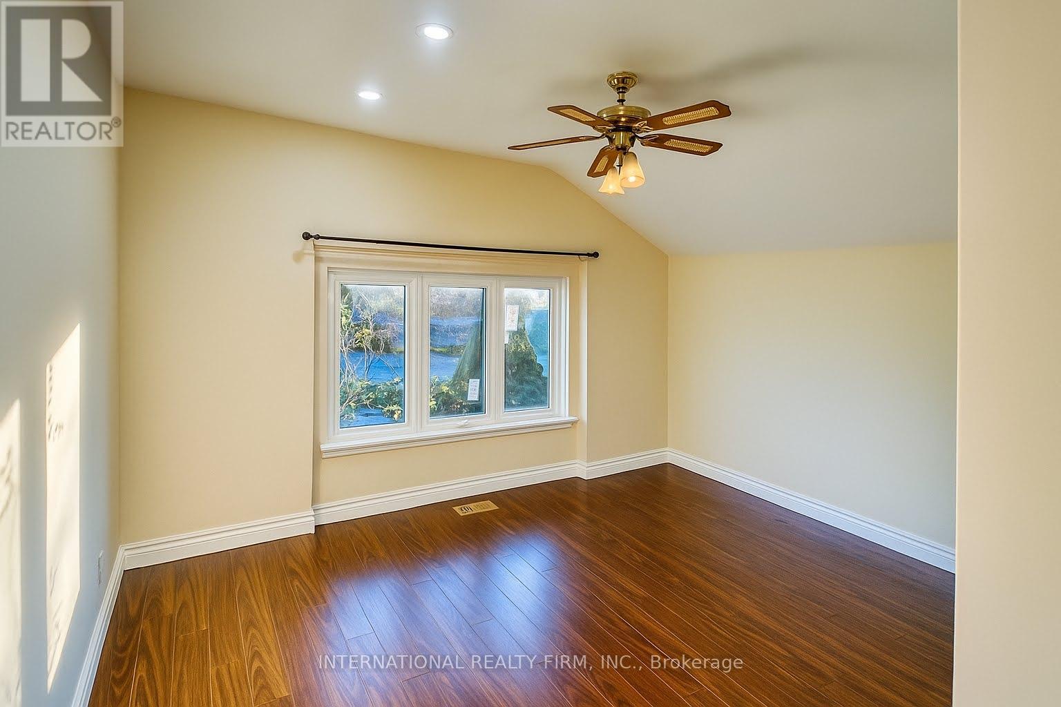 9 BENSHIRE DRIVE - 7