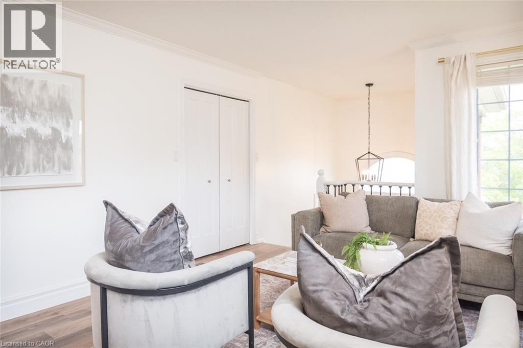12 KINGSLEY Road - 10