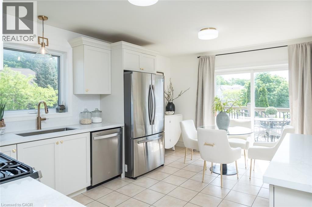 12 KINGSLEY Road - 11